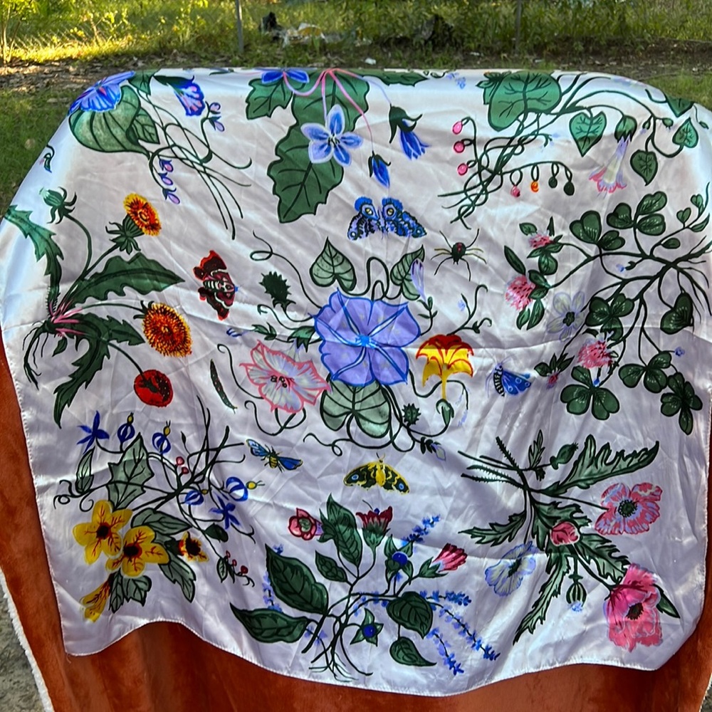 Satin print scarf  imperfect but gosh it’s so beautiful 🤩 floral with bugs.